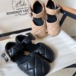 Sandalen 2023 Ins Zomer Vrouwen Schoenen Effen Ruit Loafers Zachte Platte Hak Gesp Pompen Outdoor Casual Chaussures Femme