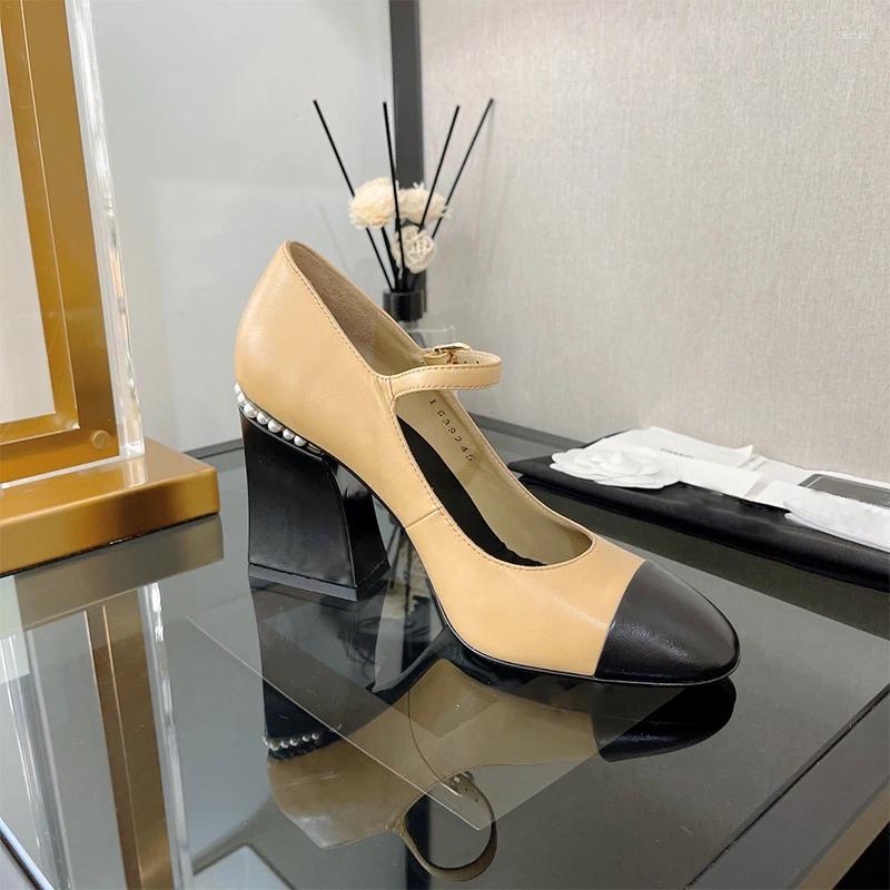 Sandales 2023 Mary Jane Chaussures Top Qualité Cowhide Bout Rond 9.5cm Talons Hauts Boucle En Métal Sangle Femmes Perle Chaîne Pompes De Fête