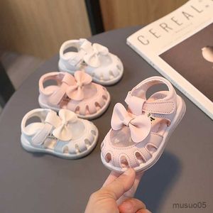 Sandalen 2023 Nieuwe Summer Girls Sandalen Bow Pearl -pailletten Rhinestone Kids Princess Shoes Toddler Flat Heel Sandals Toddler First Walkers