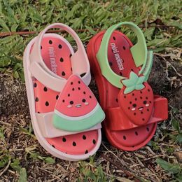 Sandalias 2023 Los más nuevos niños Sandalias de jalea de verano Moda para niños Sandía Straberry Piña Aguacate Jalea Princesa Zapatos de playa HMI042 W0327
