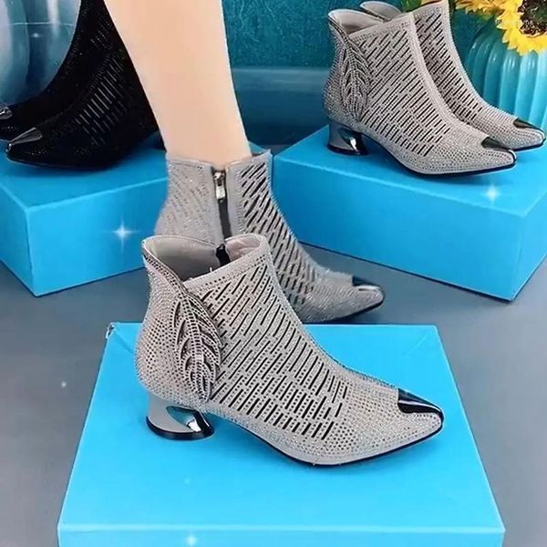 Sandales 2023 Sexy tout match strass chaussures de mode femmes à talons épais mi-talon bout pointu fermeture éclair latérale de luxe pour les femmes