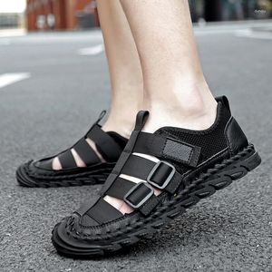 Sandalias 2023 primavera y verano transpirables simples casuales para hombres zapatos abiertos al aire libre Baotou Tide