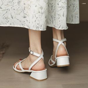 Sandales 2023 Été Concis Femmes Croix Bande En Cuir Chaussures Clip Toe Dames Med-Hauts Talons Bride À La Cheville Sandalias Femme Slingback