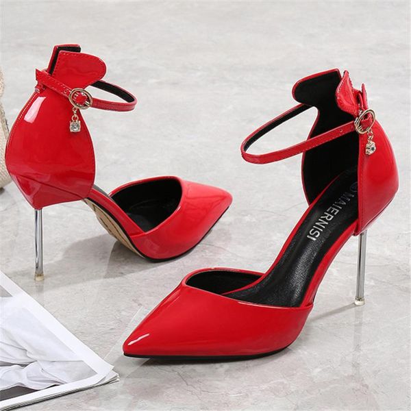 Sandalias 2023 Moda de verano Mujeres 10 cm Tacones altos Lady Red Stiletto Sandles Glossy Strappy Nightclub Party Zapatos de gran tamaño