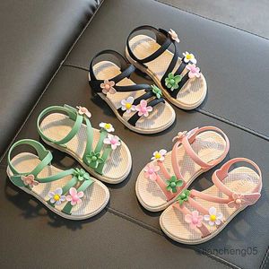 Sandalen 2023 Zomer kleine meisjes sandalen 2023 Nieuwe bloem eenvoudige schattige roze groene kinderen sandalen peuter baby zachte casual school kinderen schoenen voor het cadeau