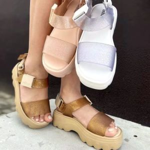 Sandales 2023 Été Nouveau Melissa Ladies High Heel Sandales pour femmes Ajustements ouverts à orteil à gelée adultes filles brillantes