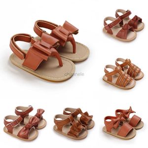 Sandales 2023 été nouvelles sandales pour bébé filles marron arc décoration anti-dérapant en caoutchouc semelle souple chaussures plates PU premier marcheur nouveau-né 0-18M 240329