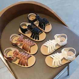 Sandalen 2023 Zomer Peuters Meisjes Open Teen Zachte Strand Schoenen voor Kruis gebonden Anti sliperry Kids Romeinse 230720