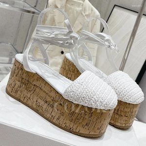 Sandalen 2024 Strand vrouwelijk zomer eco-mode handgemaakte weef bovenste platform snoepkleur dikke bodem dames schoenen