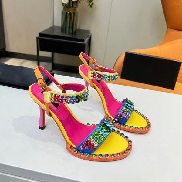 Sandalias 2024 Diseñador casual Moda Mujeres Zapatos Dama de cuero genuino Cristal de tiras High Tels Zapatos Mujer Gladiator