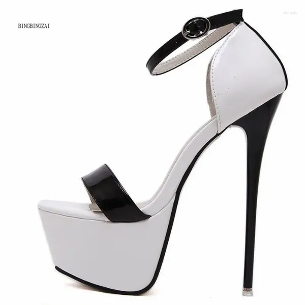 Sandales 2024 Couleur assortie Chaussures sexy pour femmes Plate-forme imperméable de haute qualité 5CM Défilé de mode Talons hauts 16CM