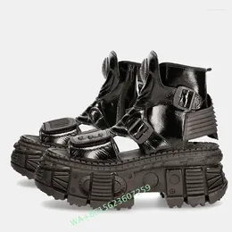 Sandales 2024 Goth Style Plateforme Punk Roman Chaussures Motorcycle de roche noire épaisse espagnole pour hommes et femmes