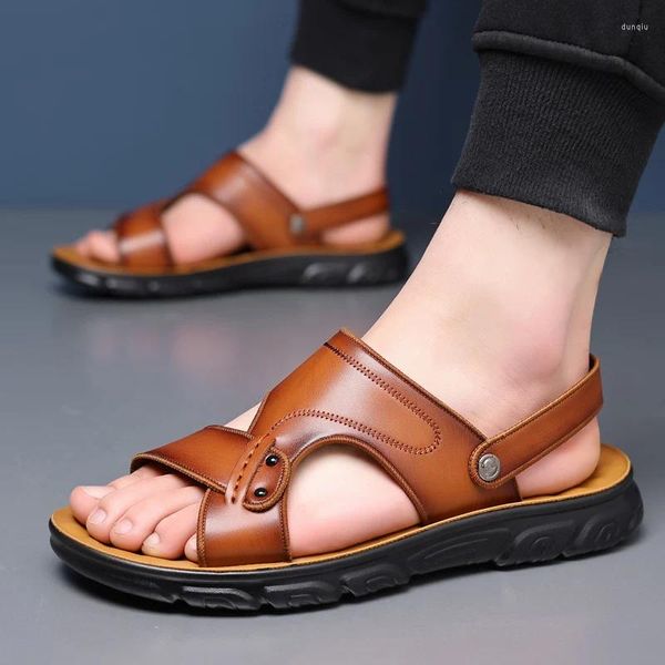 Sandalias 2024 Moda para hombres Sandalia de cuero hecha a mano para hombre Combinados y duraderos zapatos exteriores de verano Gran tamaño 38-48