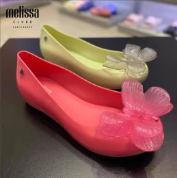 Sandales 2024 Nouveau Melissa Camellia Melissa Fish Mouth Sandals Ladies Butterflies Beach Chaussures Pollante Chaussures de gelée féminine Taille 3540