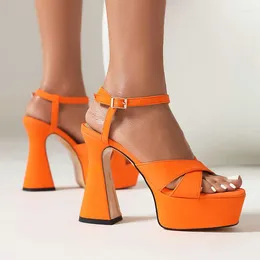 Sandales 2024 Orange Rose Mode Filles Chaussures d'été Fête d'anniversaire Mariage Talons de mariée Bout ouvert Femme Robe Pompes Plate-forme