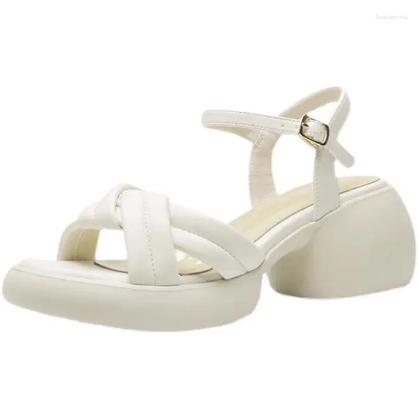 Sandalias 2024 traje de plataforma tacones beige beige zapatos transparentes para mujeres al combate Med evadrilles chicas desnudas