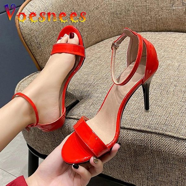 Sandales 2024 Red Brand Femmes Chaussures d'été High Heels Cover Talon Modern Sexy Party Catwalk Stripers Fetishisme