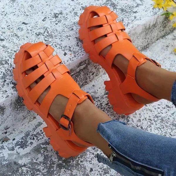 Sandalias 2024 Zapatos para mujeres Punta cerrada Romana Verano Damas Hebilla Correa Tacón cuadrado Redondo