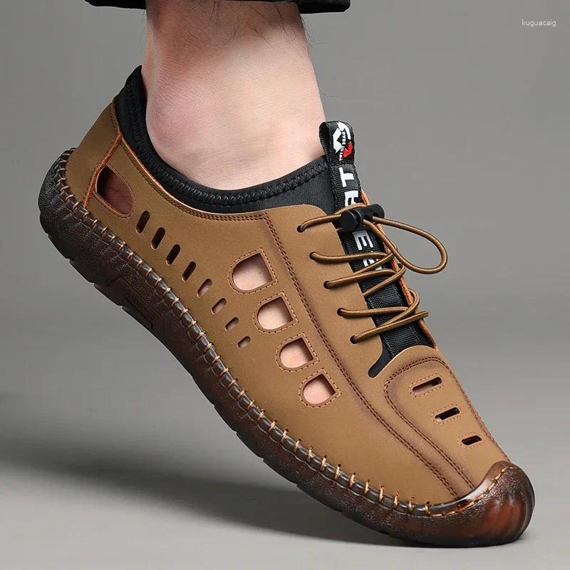 Sandalet 2024 Stil Elle Dikişli Yaz Erkekler Sıradan Moda İçi Boş Nefes Alabilir Ayakkabı Düz ​​İş Yumuşak Solda Spor