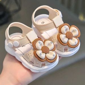 Sandalen 2024 Zomer Baby jongens Sandalen Kinderen Beach Sandalen Cartoon baby Peuter schoenen Comfabulieren Soft Sole Kids Student Shoes