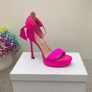 Sandales 2024 Fashion d'été Round Toe Femme Chaussures Sexy High Heels Concis Cornet Lace-Up Decor Geothe Suppine en cuir zapatos de Mujer