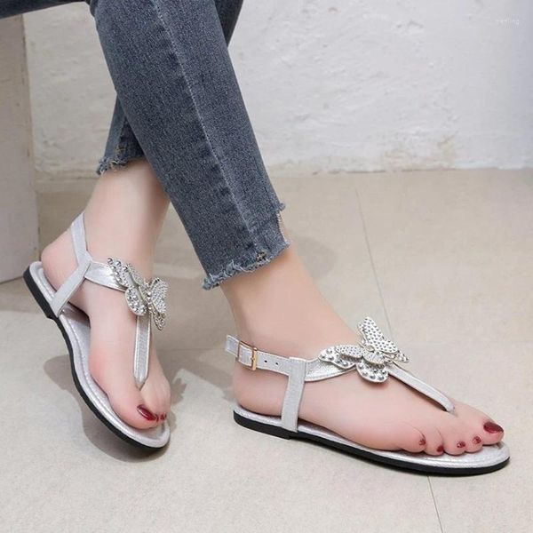 Sandalias 2024 Moda de verano Sexy Mariposa Cristal Plano Fondo Casual Cómodo Clip Toe Hebilla Color Sólido Zapatos Mujer