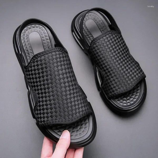 Sandalias 2024 Moda de verano Deportes Playa Zapatos transpirables para hombres al aire libre Hombres con punta abierta Zapatillas de Hombre