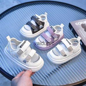 Sandales 2024 Été Nouveau enfant Soft Sole Little Shoes Velcro Anti Slip Mens and Womens Mesh Hollow H240411