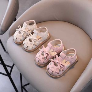 Sandales 2024 Été Nouvelles filles sandales enfants Chaussures à semelle douce Chaussures de la princesse tendance