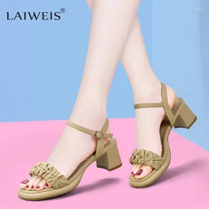 Sandalen 2024 Zomer Dames Bovenkleding Dames Casual Hoge Hakken Fashion Design Koreaanse Stijl Schoen Carrière En Wandelkleding