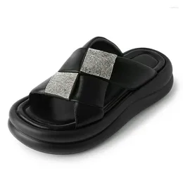 Sandalen 2024 Zomer Damesplatform Beach Casual schoenen Comfortabele strass slippers zeer goede kwaliteit