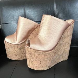 Sandalen 2024 Vrouwenplatform Mules Ultra High Wedges Heel Peep Toe prachtige Champagne Gold Silver Shoes Ladies Maat 5-15