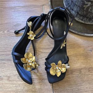 Sandalen 2024 Dames zomer Gold Orchid Design Hoge Heels Enkle Strap Gladiator Sandalias Prom Dress Pumps Sexy Lady Shoes