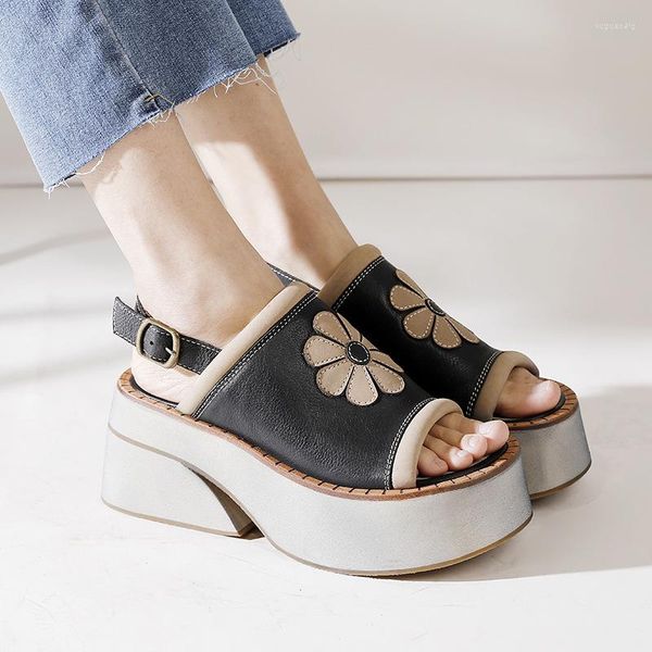 Sandales 8.5cm 2023 luxe Designer femmes ethniques Appliques en cuir véritable été plate-forme poisson orteil pantoufles diapositives chaussures