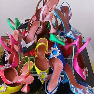 Sandales Amina Womens Sandales 10cm talons chaussures de robe créateur de mode Crystal décoratif tournesol boucle diamant chaussure de haute qualité.