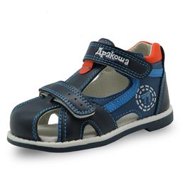 Sandals Apakowa Summer Kids Shoes Brand gesloten Toe Toddler jongens sandalen orthopedische sport pu lederen baby 230224