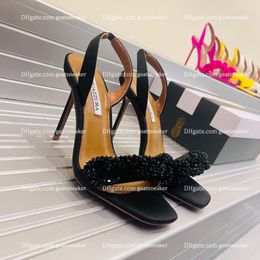Marque d'été de luxe Aquazzura Sandals Designers Slippers Chaussures de femmes Transparent Fleur Crystal Rignestone STILETTO HEEL FACTORY SHOO PVC Sandale à talons hauts