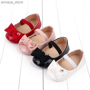 Sandalen babyschoenen schattige boog zool zachte pu mary jane schoenen anti slip zool lente/zomer sandalen 0-6-12m babymeisjes 2023L240429