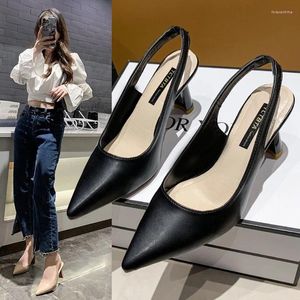 Sandales baotou dos vides talons hauts talons épais femmes 2024 chaussures simples d'été