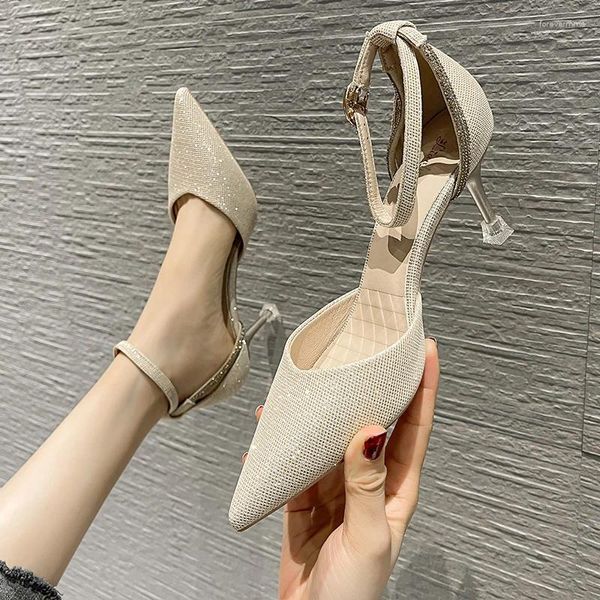 Sandales Baotou Femmes Année Stock Cheveux Rapides Cuir Souple Style Fée Mode Une Ligne Boucle Sangle Mince Talon Haut Hee