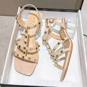 Sandalen Beige Hoge Hak Mode Damesschoenen 2024 Large Medium Zwart Luxe Zomer Nieuwe Stud Meisjes Comfortabel Laag Romeins H240328Q3I2