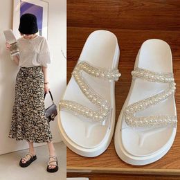 Sandalen Zwart/Wit Pearl Beading Slippers Women Smal Band Crystal Platform Boheemse Glitter Beads Beach Glaides Zomerschoenen