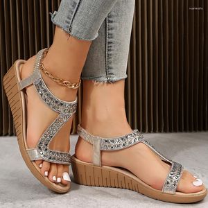 Sandalen Boheemse zomerschoenen Sweet Womens Hoge kwaliteit Strass Casual Plus Size 36-43 Flats Beach Sandalias