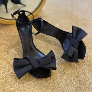 Sandalen Bow Women Shoes Summer Hakken Sandalen Designer feestpompen schoenen kleding bruiloft sexy rage stiletto's femme zapatos 230516