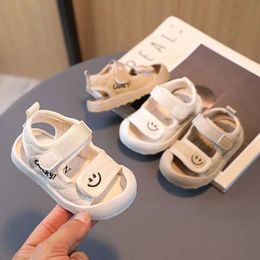 Sandalen jongens en meisjes peuter sandalen baby zomer nieuwe buiten sportschoenen kinderen kindercasual anti slip strand zacht opgeloste peuter sandalsl240510