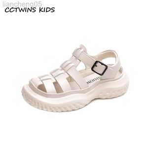 Sandals Boys Beach Sandalen 2022 Zomermeisjes Fashion Flats Kids Sportschoenen Merk Kinderen Weef echt Leather Rome Soft Sole Platform W0327