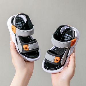 Sandals Boys Fashion Sandals Summer Ademende stranddia's Kids -niet -slip Sport Flat Shoes Boy Sandalia Infantil 210 jaar 230417