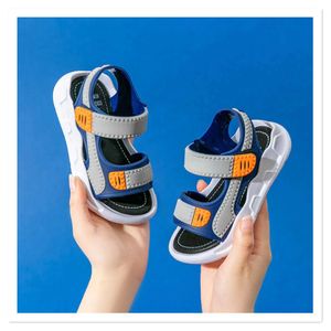 Sandals Boys Sandals 2023 Nieuwe Summer Mid Big Boys Soft Sole Anti Slip Kinderen Babyschoenen Kinderschoenen Beachschoenen 240423