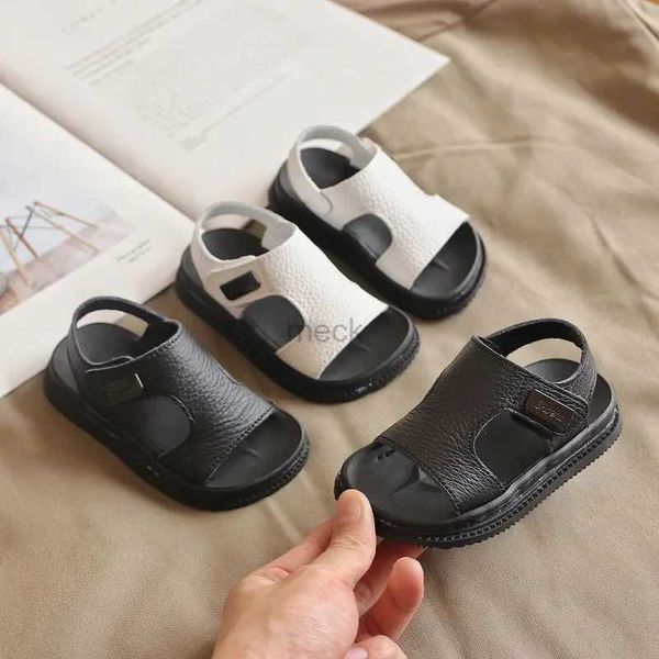 Sandals garçons sandales d'été enfants semelles doux non glissée chaussure de plage noir pu cuir en cuir plat sandales mode confortable plate-forme kids chaussures 240419