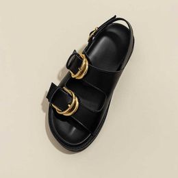 Sandalias Diseñador de marca Sandalias de plataforma para mujer Hebilla de oro Zapatos romanos Nuevo verano Círculo de metal Gladiador Sandalias Mujer Muffins Diapositivas G230512